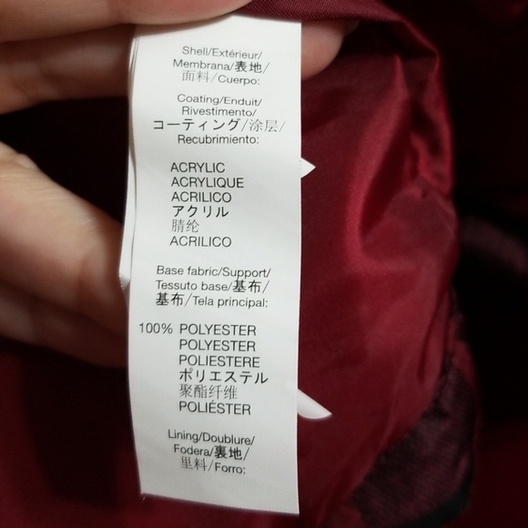NWOT Gap puffer vest - Picture 8 of 8